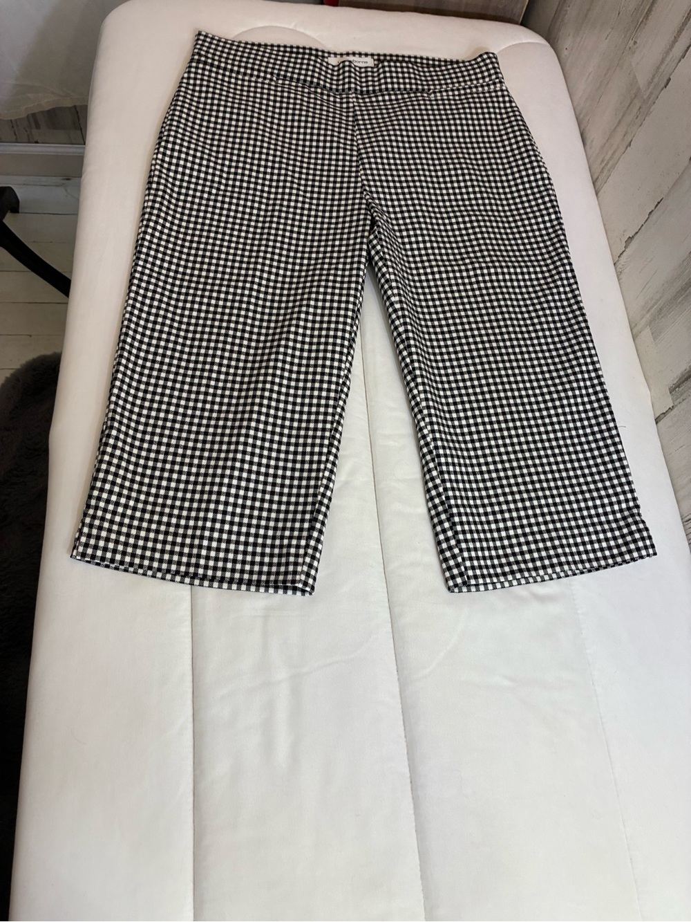 Black & White Ginghamwimens Sz 6 Capri Pants